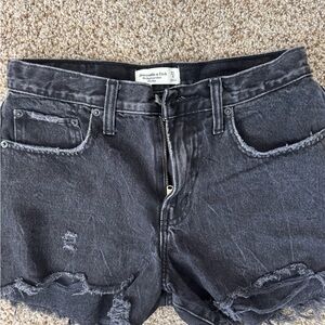 Abercrombie & Fitch Gray Distressed Jean Shorts - The boyfriend mid rise